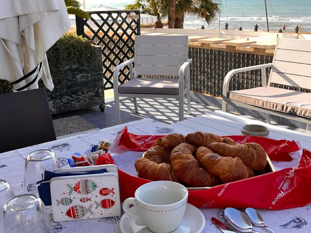 マリーナ・ディ・ラグーザ L'Onda Bed & Breakfast エクステリア 写真